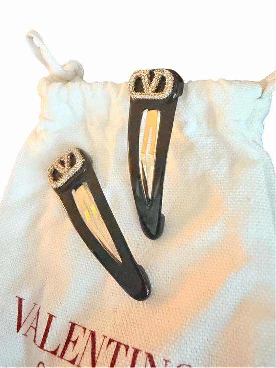 Authentic Valentino Garavani Crystal VLogo Hair Barrettes – Set of 2 main image 10
